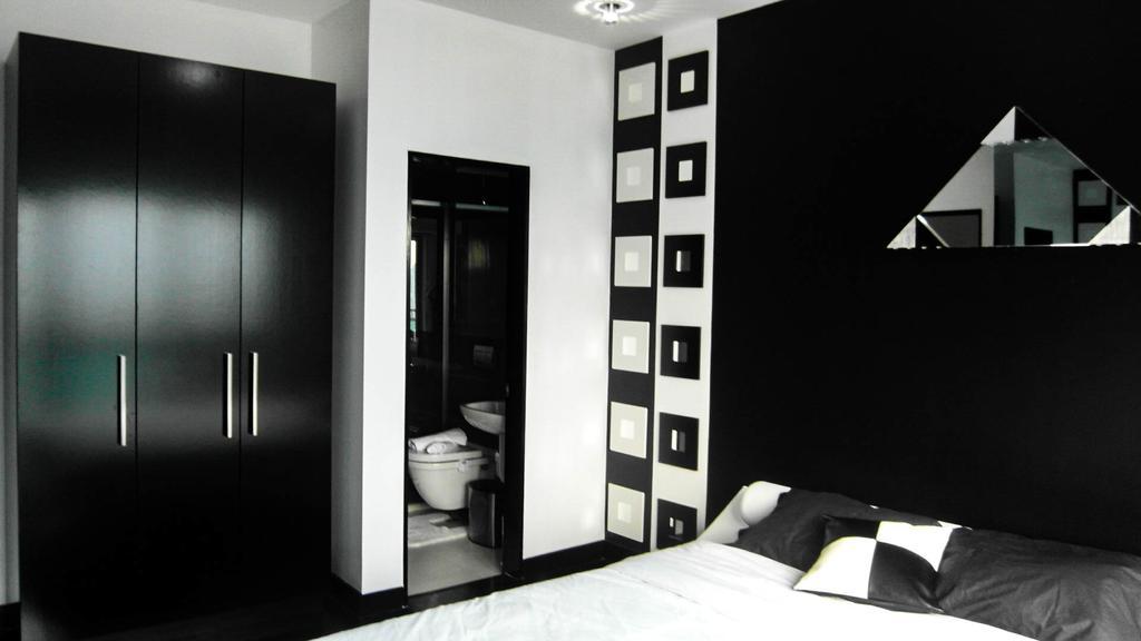 Modern Luxury Lower Penthouse Unit Manila Exterior photo