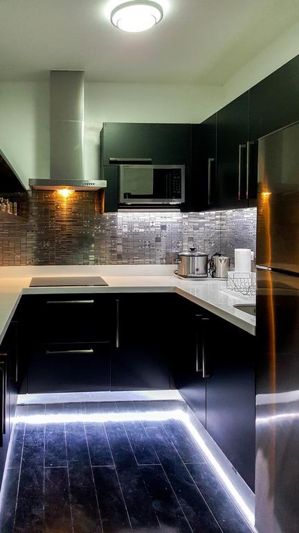 Modern Luxury Lower Penthouse Unit Manila Exterior photo