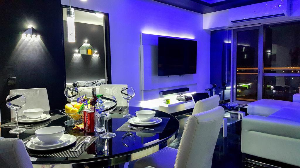 Modern Luxury Lower Penthouse Unit Manila Exterior photo